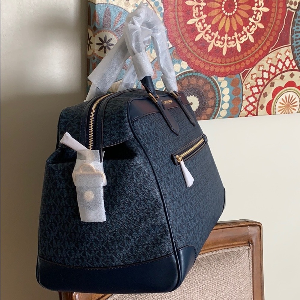 Michael Kors Admiral Blue Weekender - Picture 3 of 8